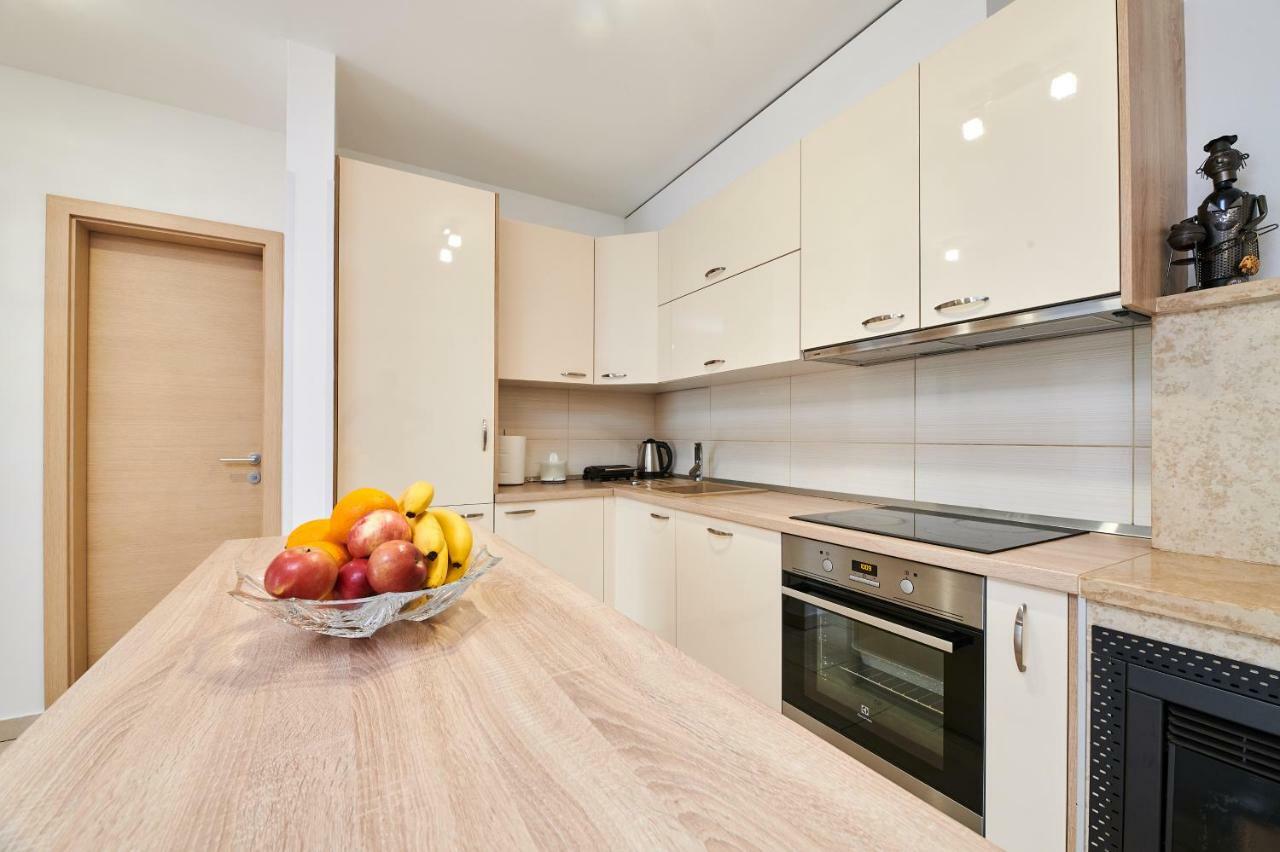 Apartman Leon Umag Buitenkant foto