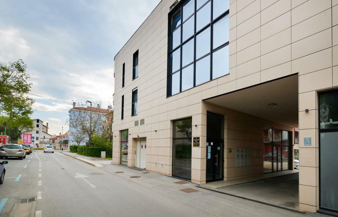 Apartman Leon Umag Buitenkant foto